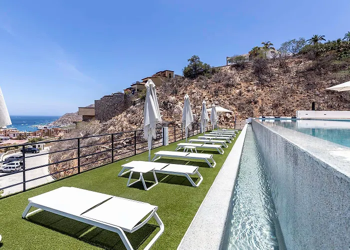 Stunning Ocean Views & Walk To Cabo Marina