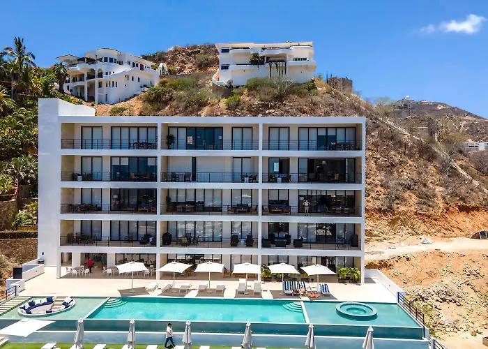 Stunning Ocean Views & Walk To Cabo Marina